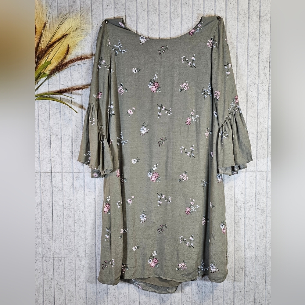 Vince Camuto Olive Green Floral Print Dress I Size 8 I Bell Sleeve